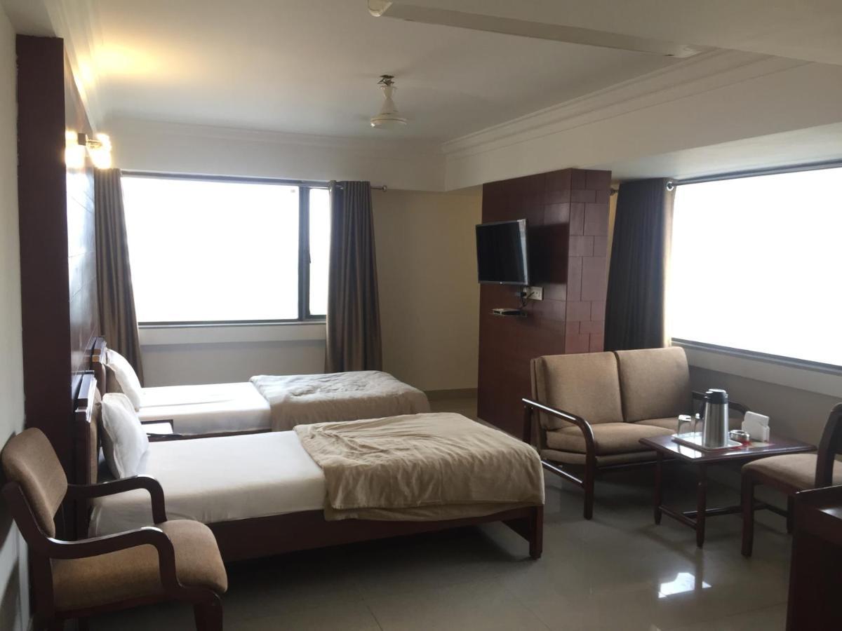 Hotel Apex Ahmedabad Exterior photo