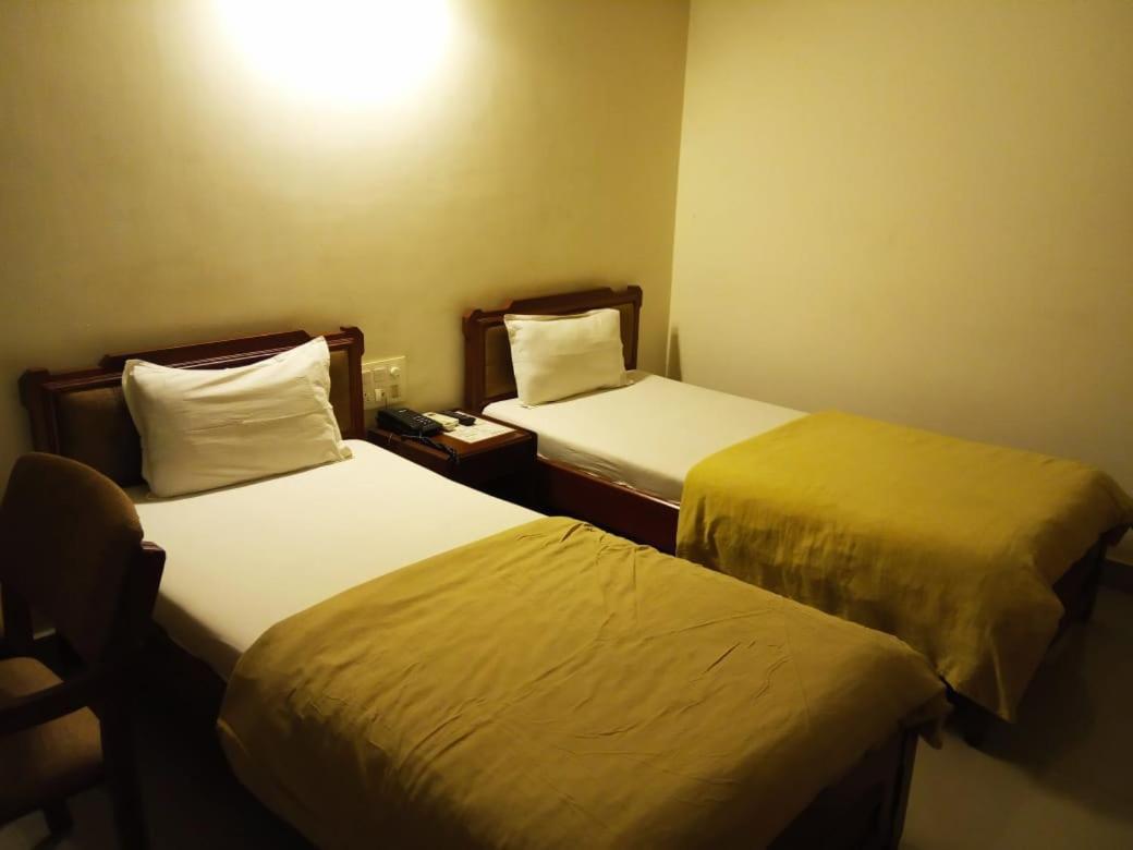 Hotel Apex Ahmedabad Exterior photo