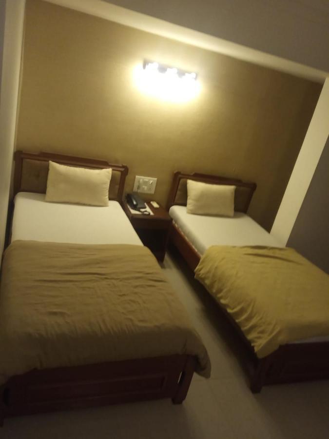 Hotel Apex Ahmedabad Exterior photo