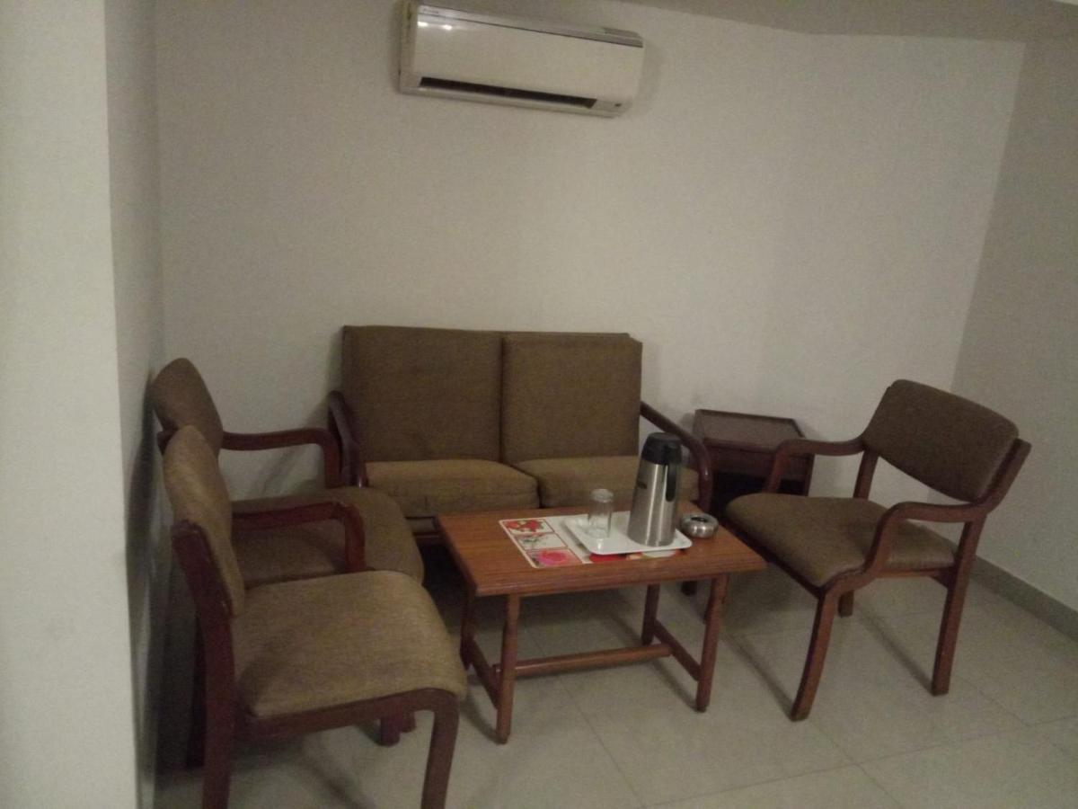 Hotel Apex Ahmedabad Exterior photo
