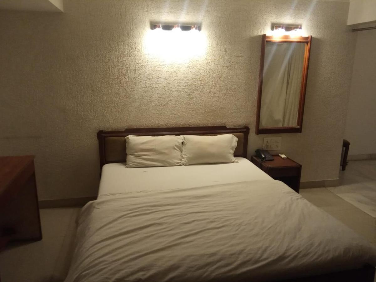 Hotel Apex Ahmedabad Exterior photo